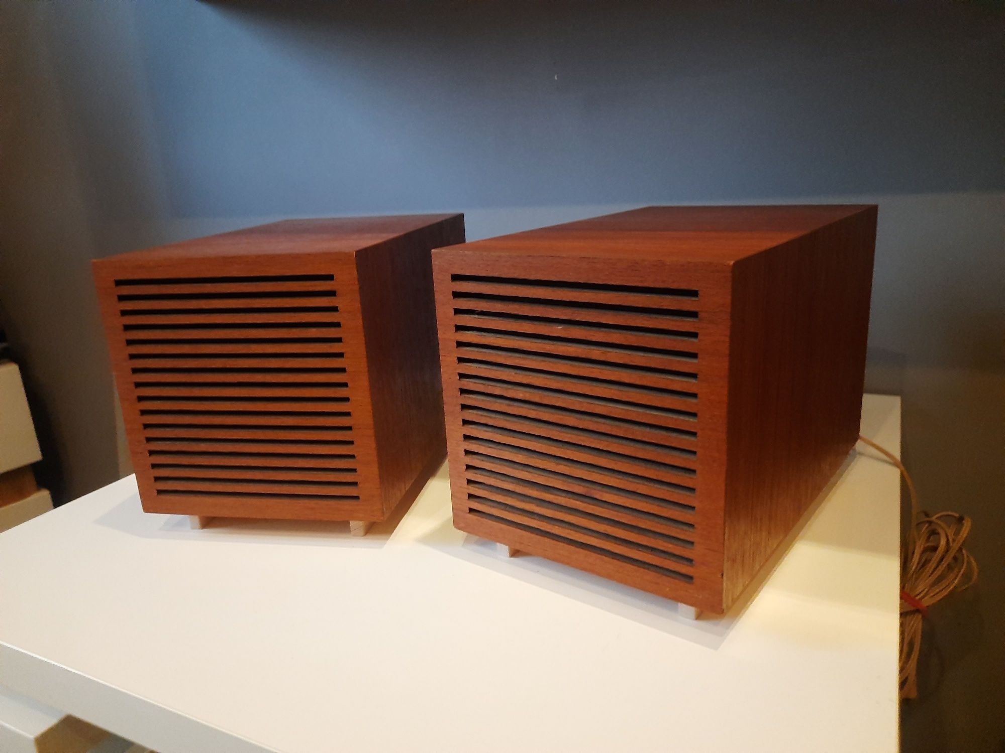 Kolumny Grundig box 8