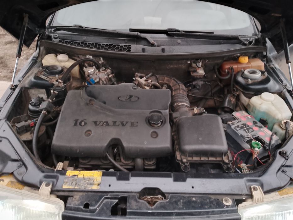 Продам ВАЗ 2112 внормальном состояни сел и уехал