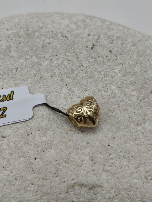 Złoty Charms Pr.585 Nowy Zapraszamy