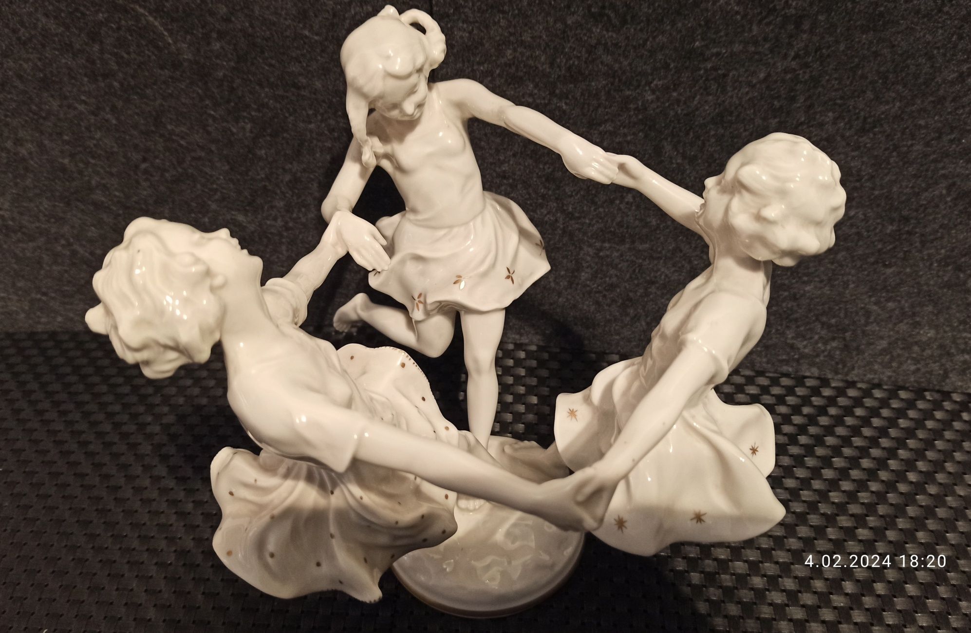 Porcelana Hutschenreuther Figurka Tańczące  Dziewczynki  KARL TUTTER