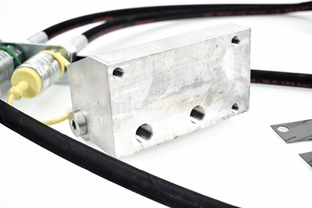 Rozdzielacz hydrauliczny zewnętrzny URSUS C-360 2-sekcyjny (SEKCJE PŁY