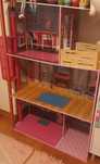 Casa das Barbies em madeira Entrego em Mem-Martins  a porta de casa..