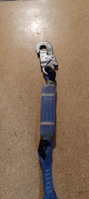 podwójna lonża bezpieczeństwa z absorberem energii