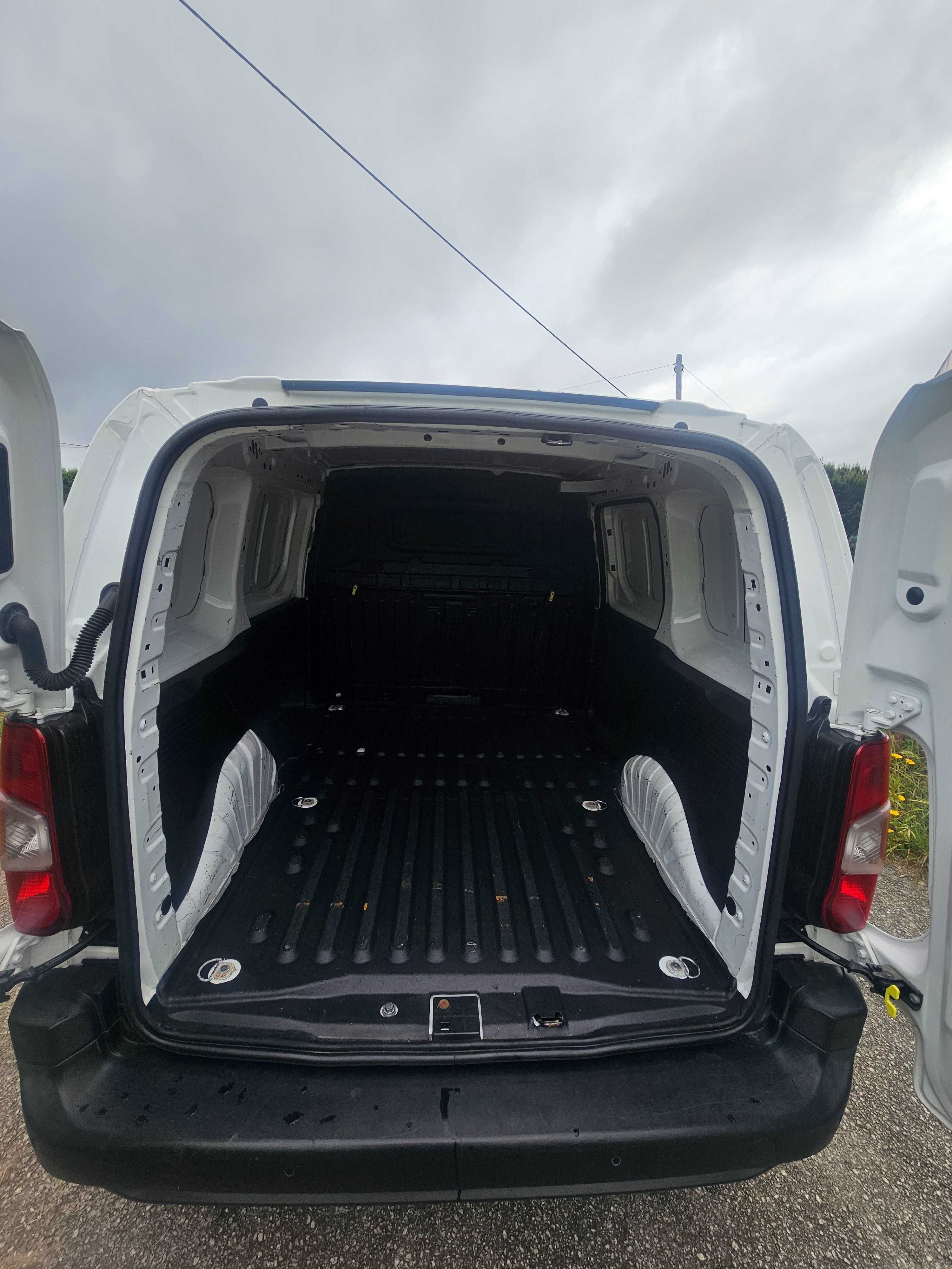 Opel Combo Ano 2020