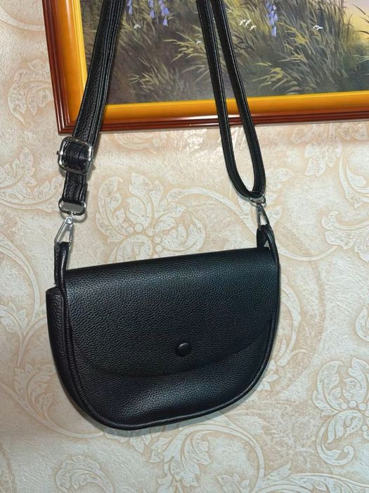 Чорна класична сумка
