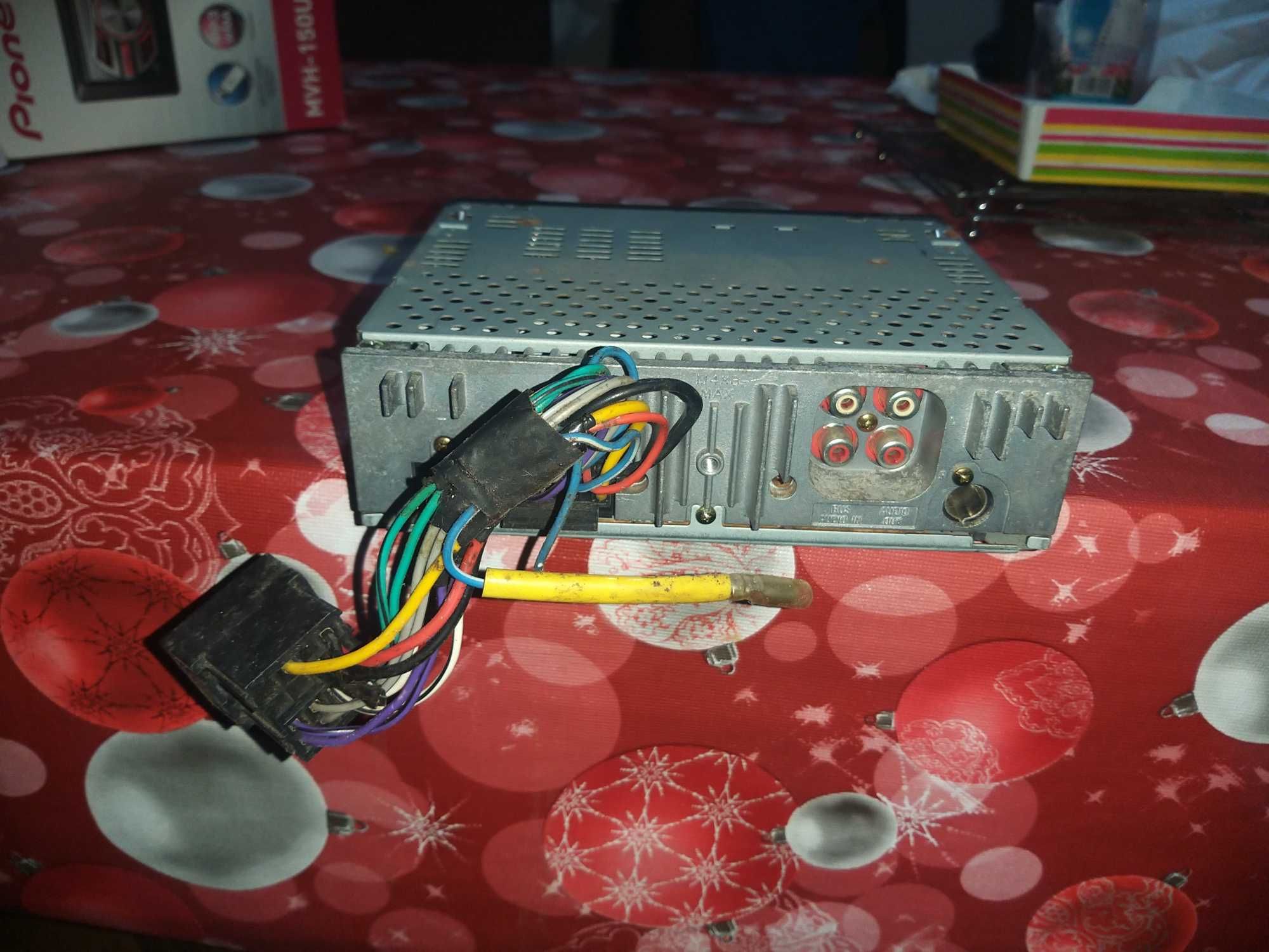Radio cassete para caŕro