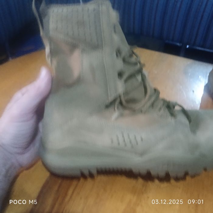 Продам оригинальные берцы Найк