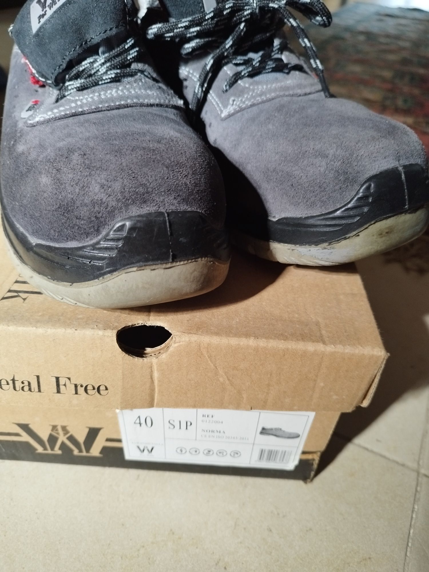Sapatos de segurança/biqueira de aço n.40 e 42