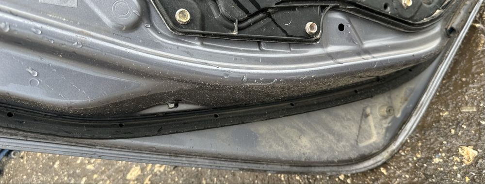 Дверка задня ліва Mazda 3 bk хетчбек(ціна за голу дверку)