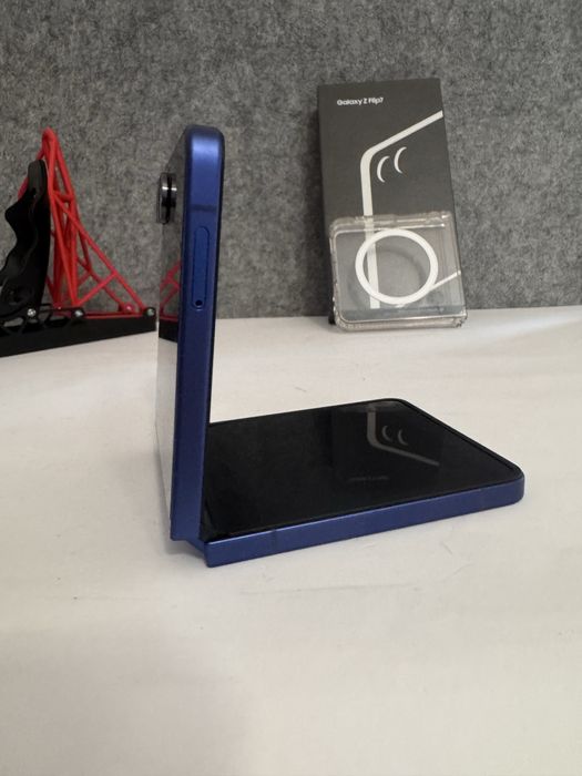 Troco/Vendo Samsung Z Flip 7 256GB Blue Shadow