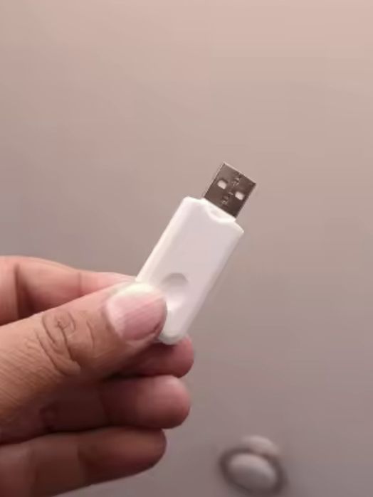 Bluetooth 5.0 USB UNI Автомобільний блютуз у роз'єм для флешки USB