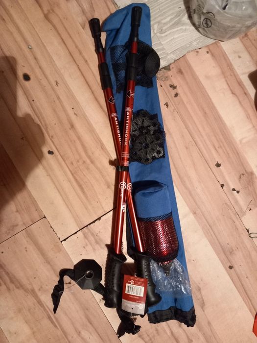 Nordic walking nowe kijki z bidonem i etui