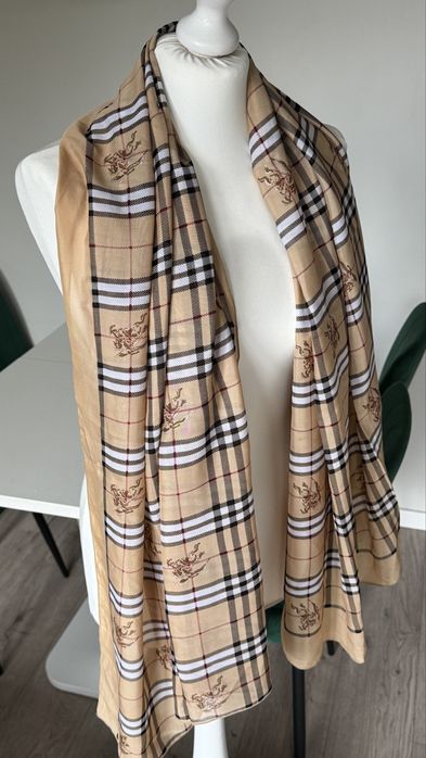 Szalik Burberry London