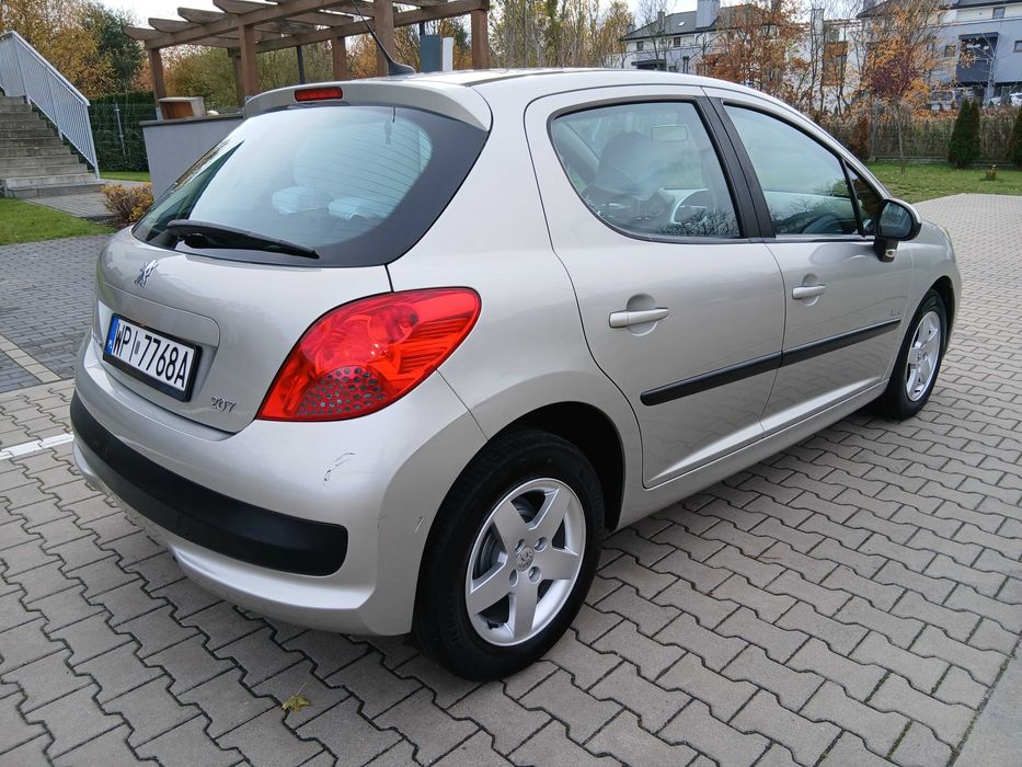 Peugeot 207 Zadbany