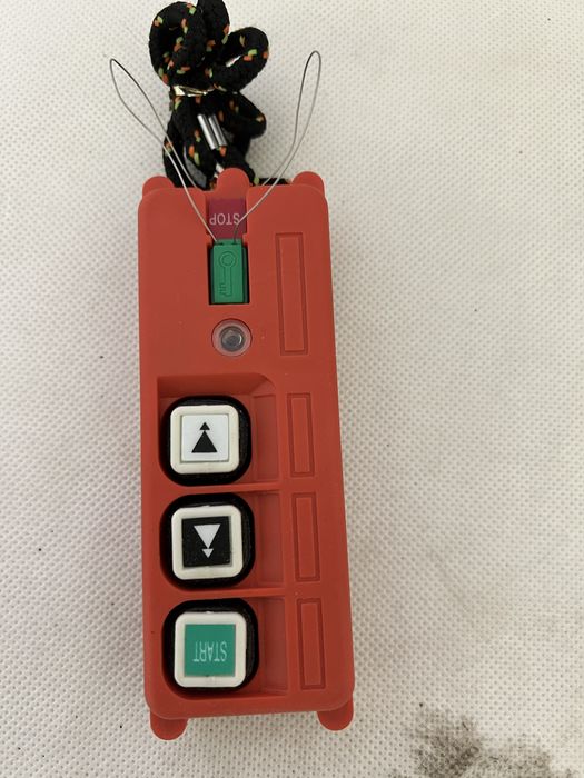 Pilot bezprzewodowy do suwnicy / wyciągarki