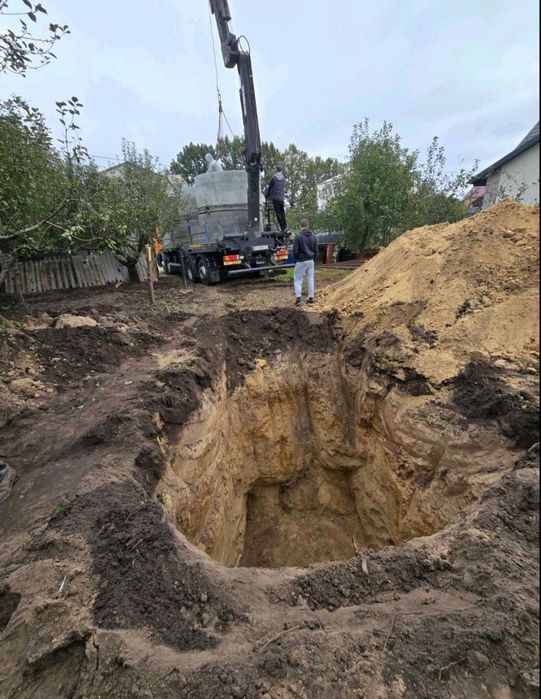 Доставка і монтаж каналізації з кілець швидко 7.5/10/13 куб.