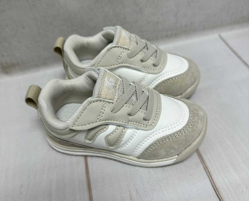 Дитячі  легкі шкіряні кросівки  Jong Golf на липучці 21-26 бежеві/сірі