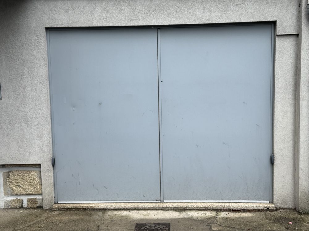 Portao de garagem  com sistema automatico de abertura