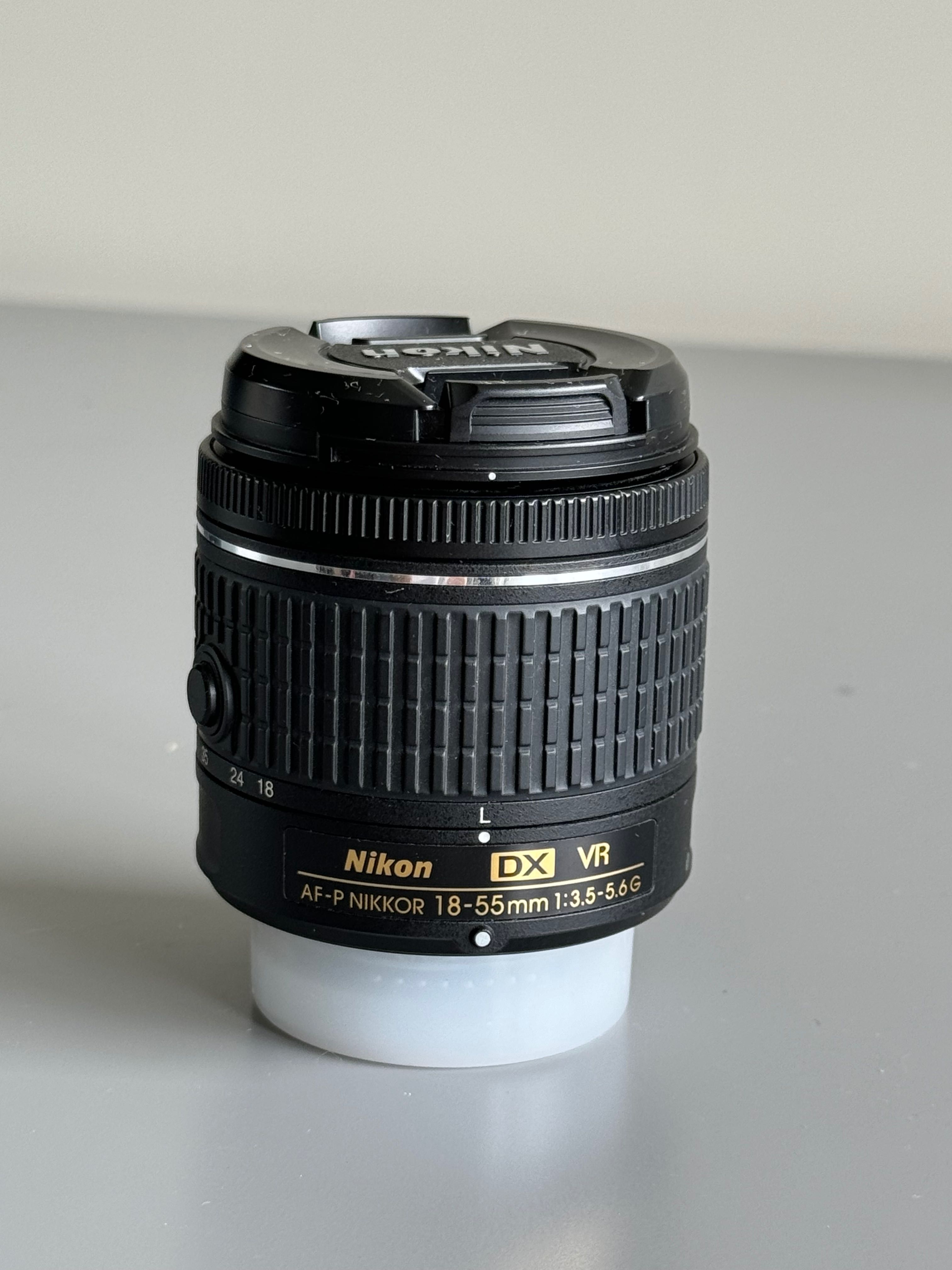 Nikon D5600 + Obiektyw NIKKOR 50mm f/1.8G + Ładowarka MH-24