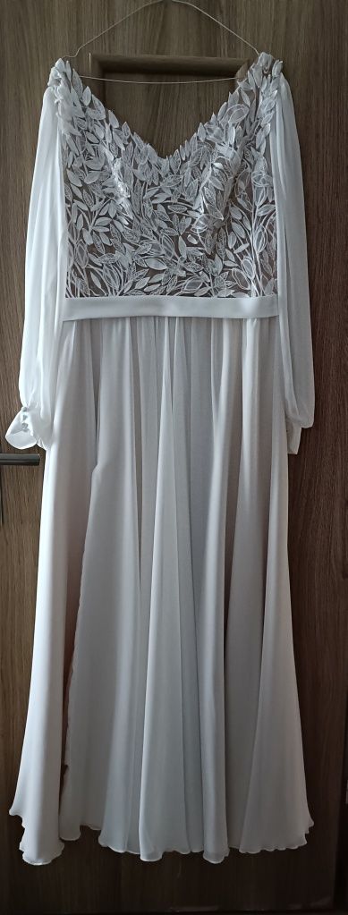 Suknia ślubna 44 / 46 z odpinanymi rękawami plus size
