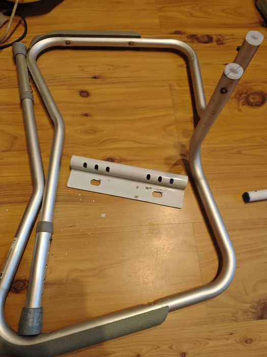 Poręcz do toalety WC niepełnosprawnych