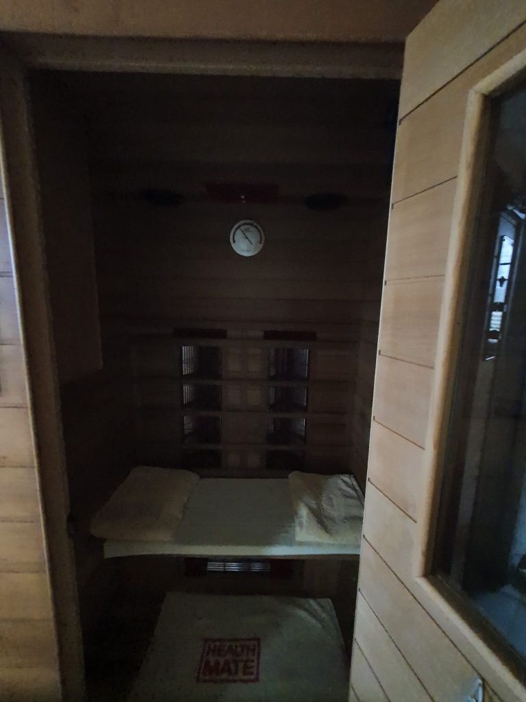 Sauna infrared -drewno cedrowe