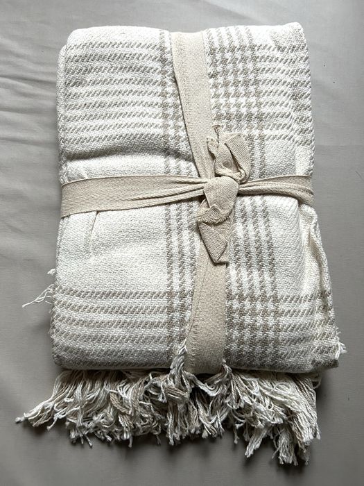 Nowa narzuta bawełniana 127×152 cm beżowo-kremowa 100% bawełna