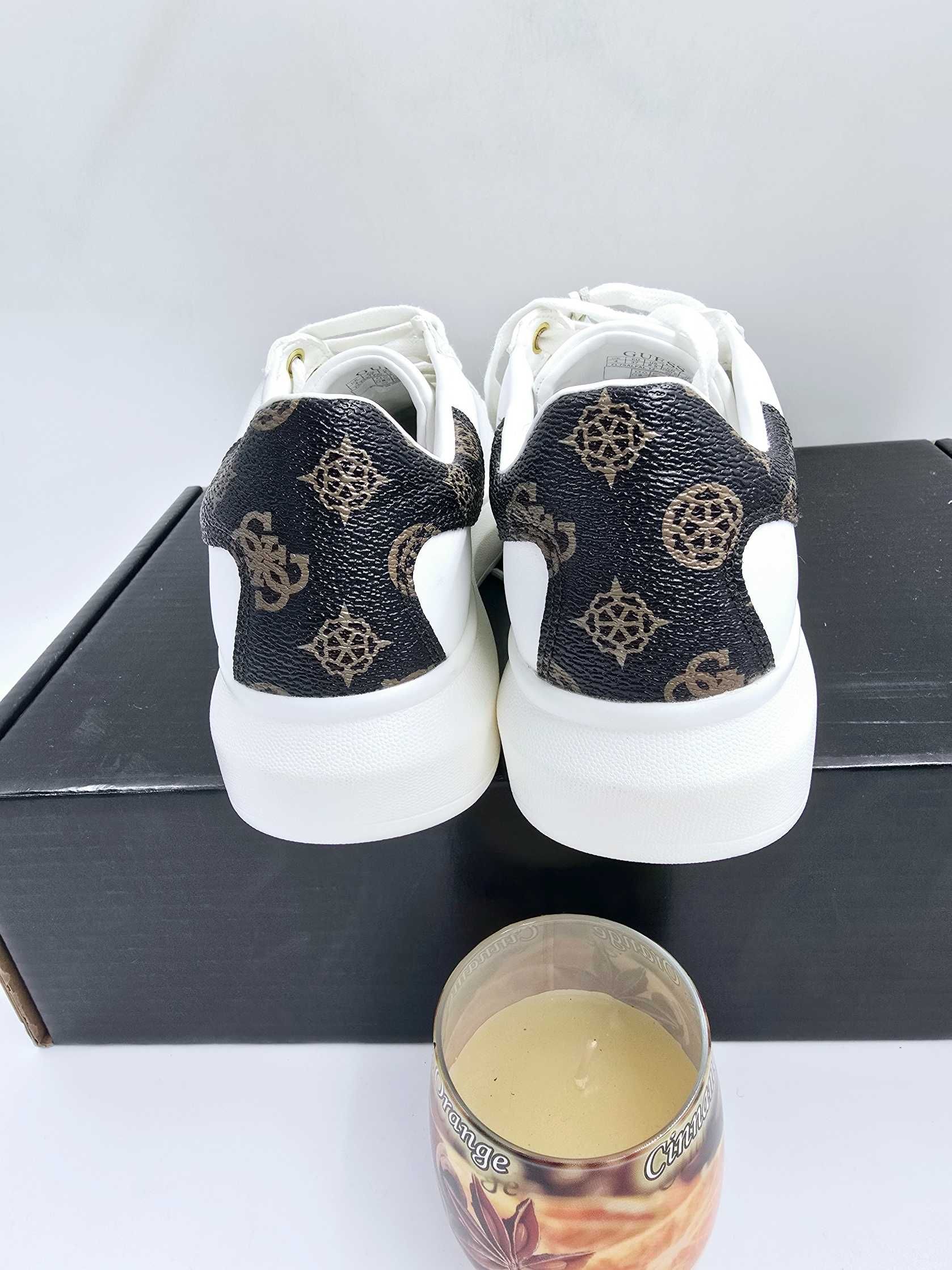Buty damskie Sneakersy białe skórzane GUESS Vibo R.40