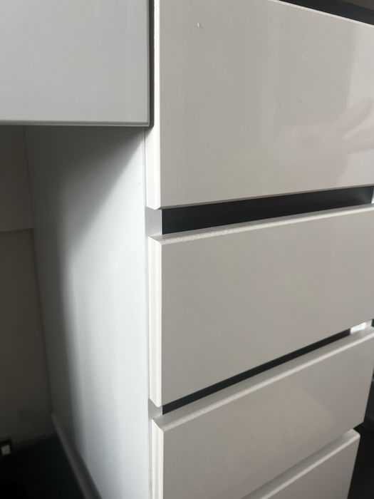 Продам столик для макіяжу із зеркалом б/у