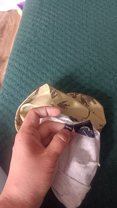 Zestaw czapek wiosennych i komplet jesienny.