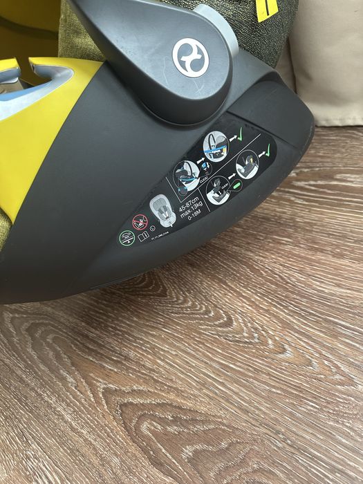 Продам автокрісло Cybex Cloud z