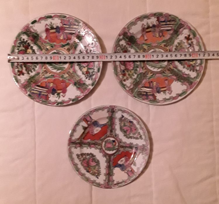 3 Pratos antigos chineses em porcelana