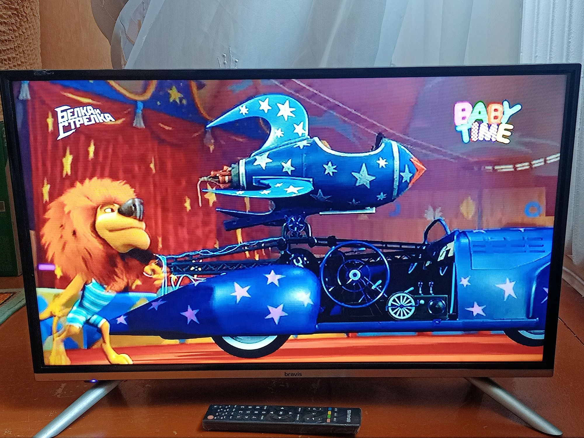 SMART LED телевизор 32"Android WI-FI с Т2 тюнером.