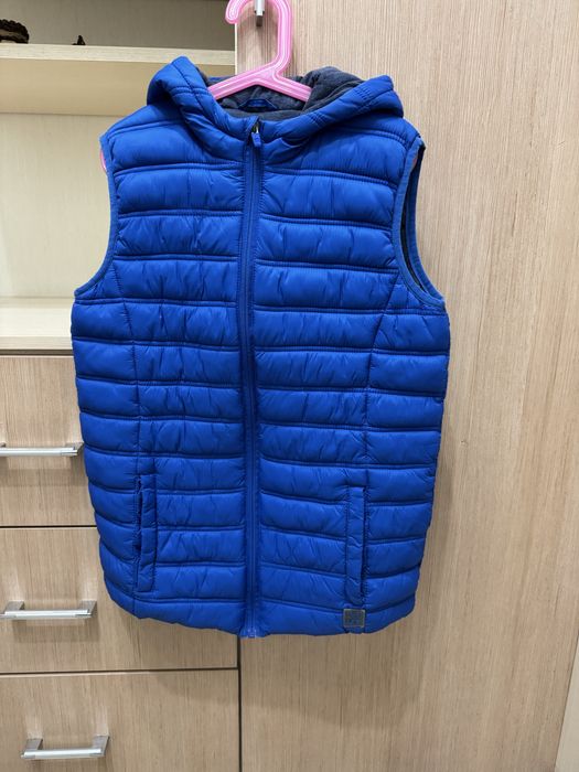 Продам жилетку на хлопчика