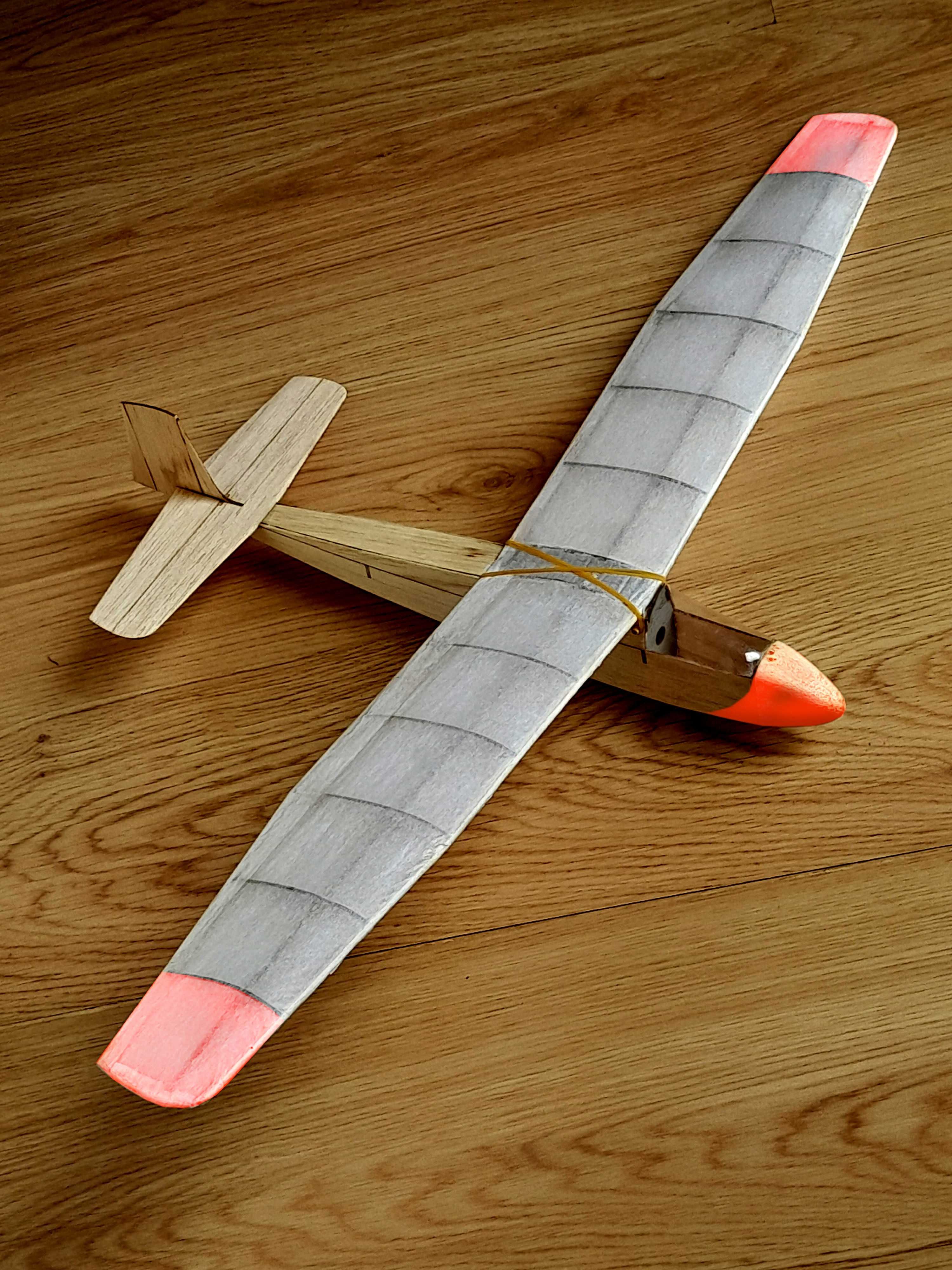 Modelo avião planador (AEROMODELISMO CLÁSSICO)