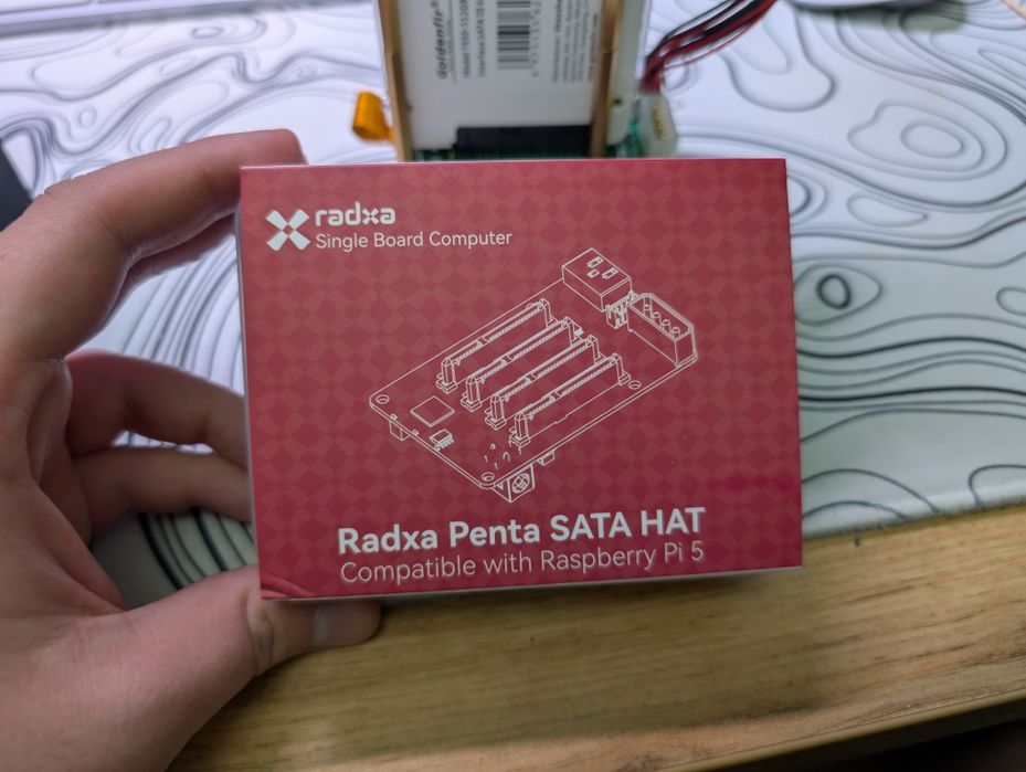 Raspberry pi 5 8gb + penta sata hat + 2 ssd 500gb