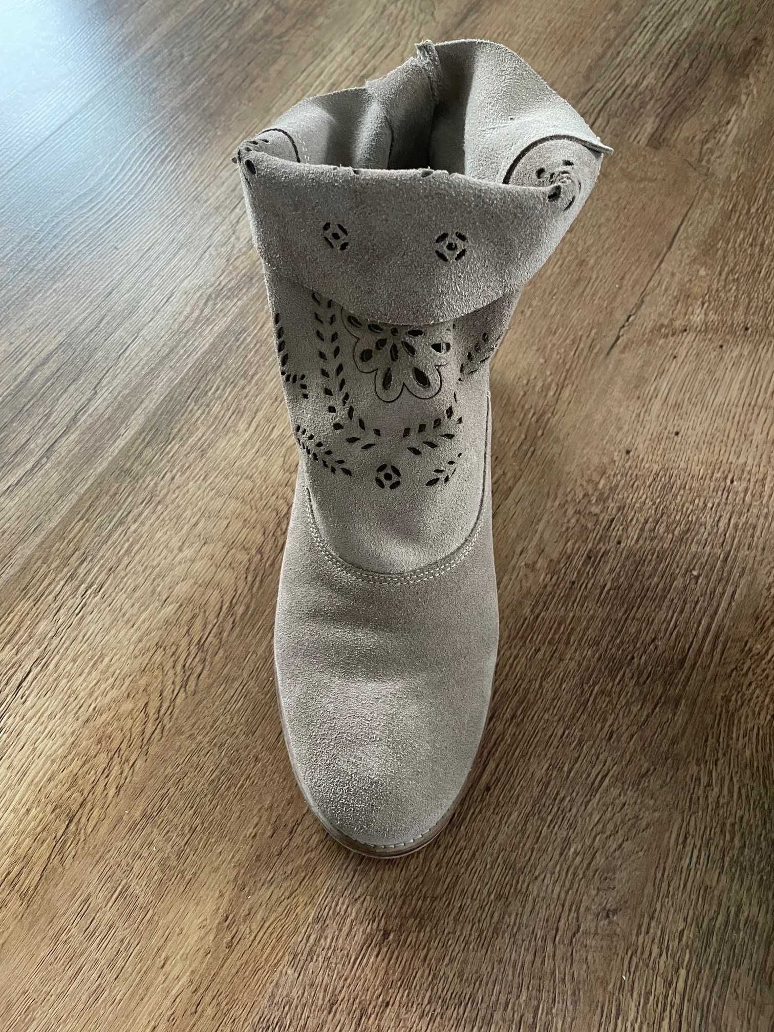 Saway Beżowe botki zamszowe, rozmiar 38