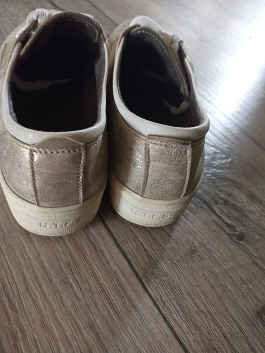 Черевики жіночі.