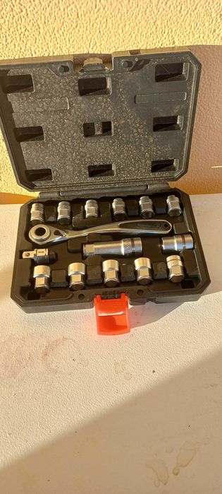 Ferramentas. FURADEIRA