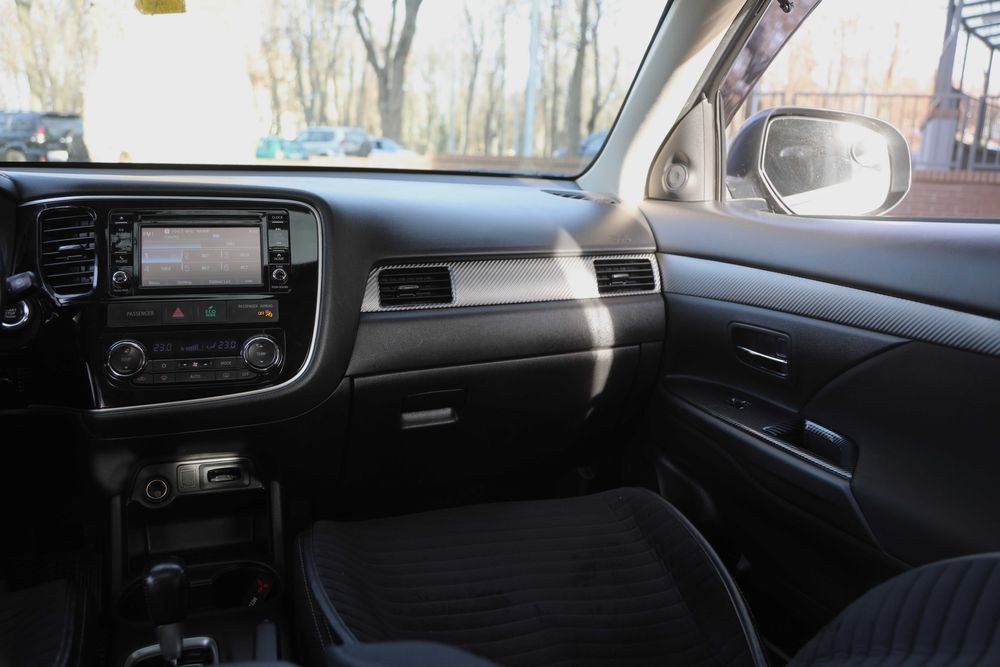 Mitsubishi Outlander 2016