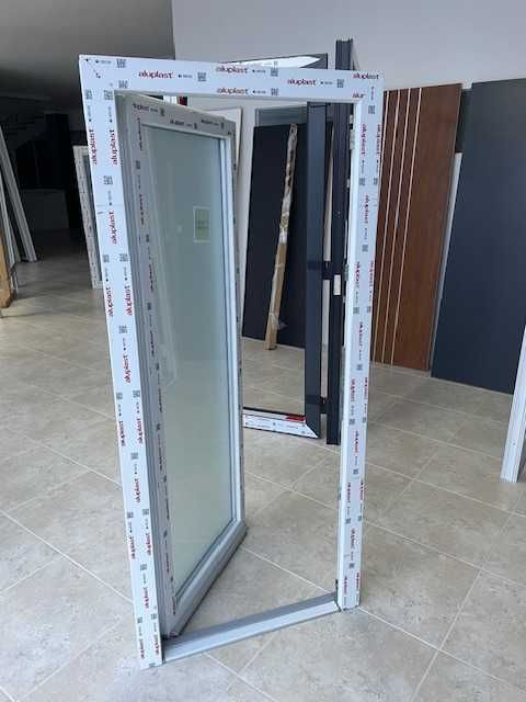 PORTA SERVIÇO PVC