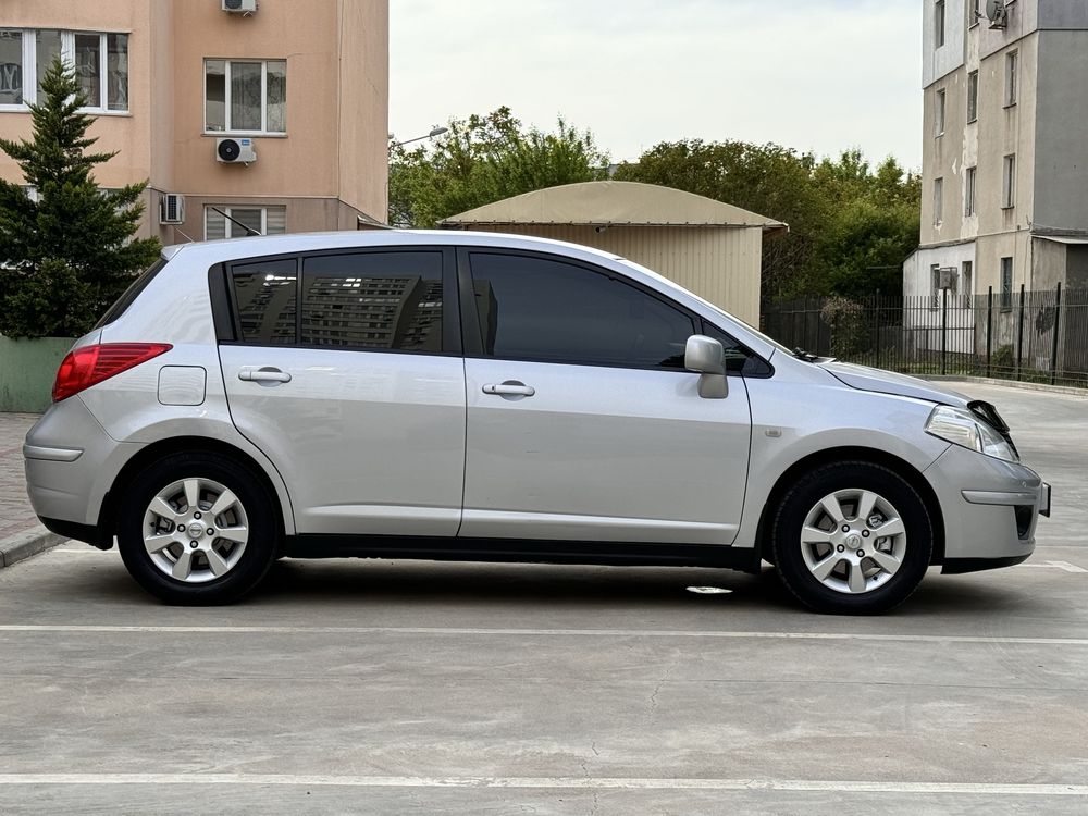 Продается автомобиль Nissan Tiida официальная