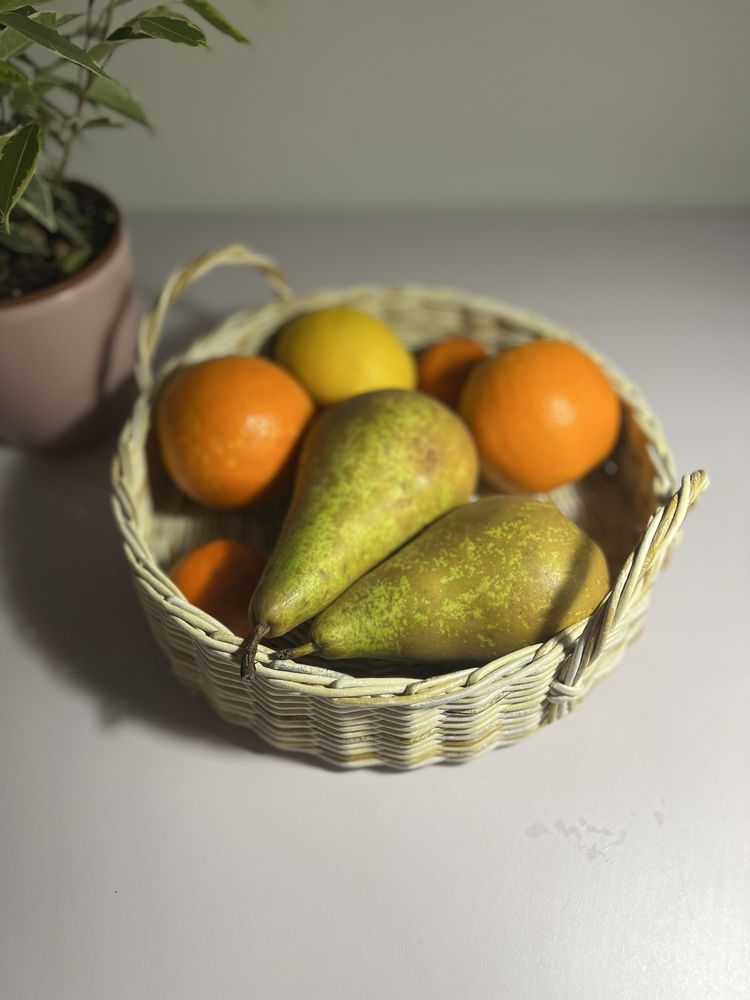 Таця, піднос або корзинка для фруктів