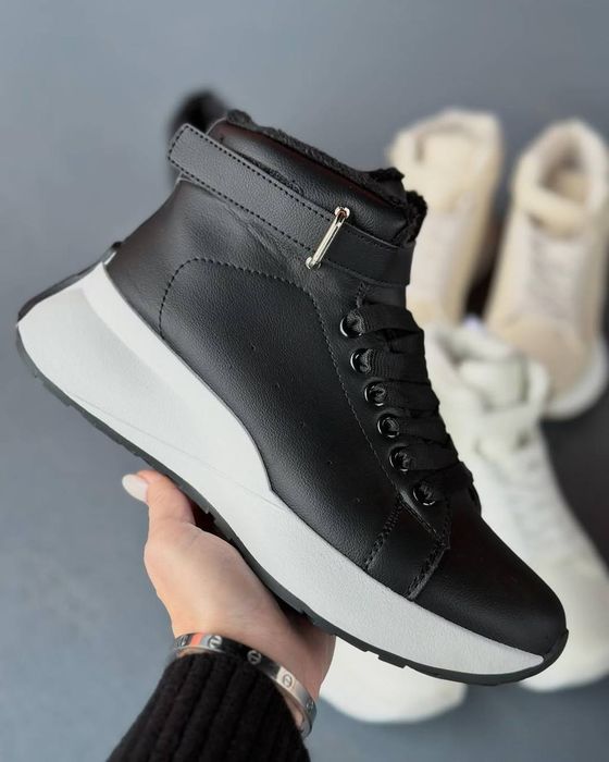 РОЗПРОДАЖ жіночі черевики на зиму утеплені хутром кросівки 35 - 39 р