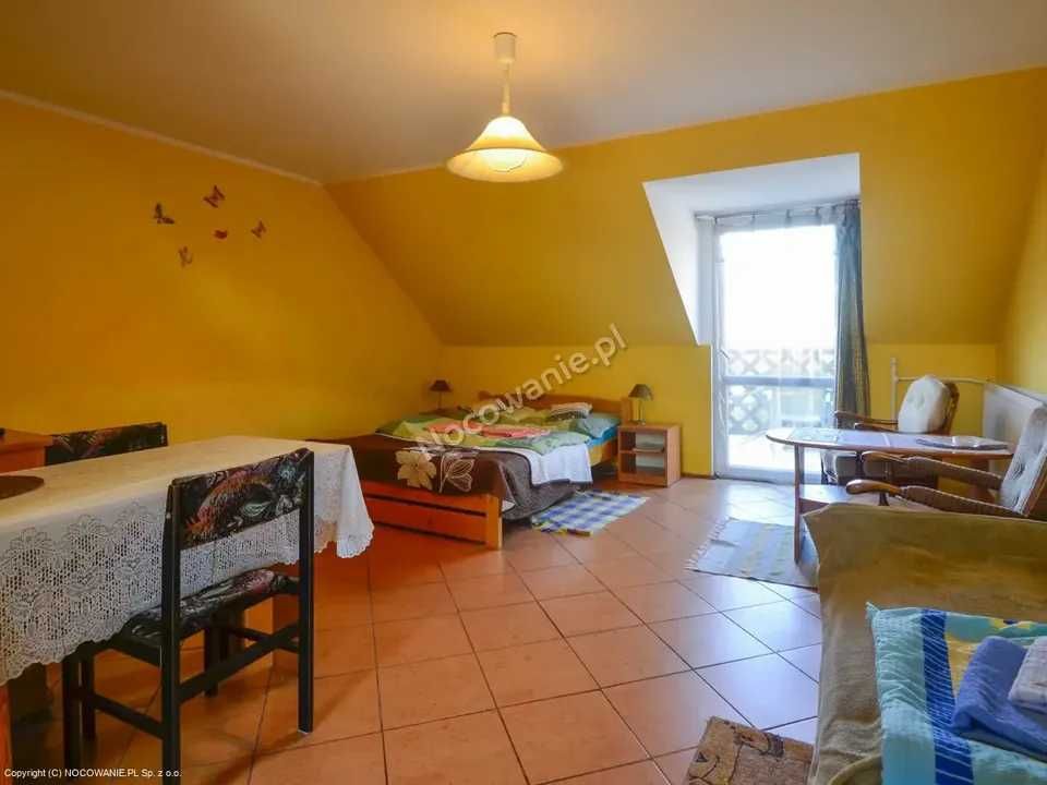 Pokoje Gościnne z widokiem na Jezioro Niegocin