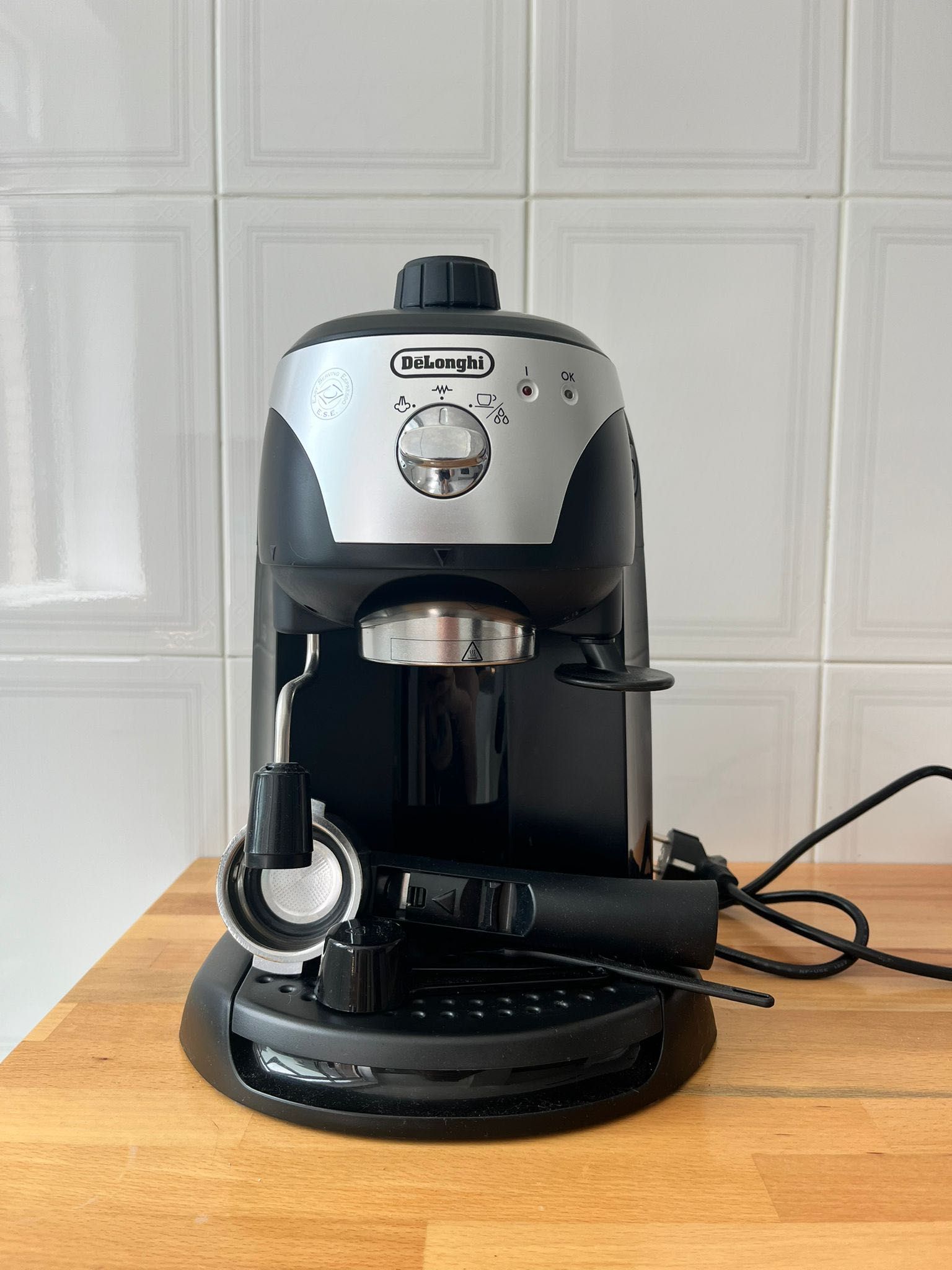Máquina de Café DeLonghi Nova usada 2 vezes