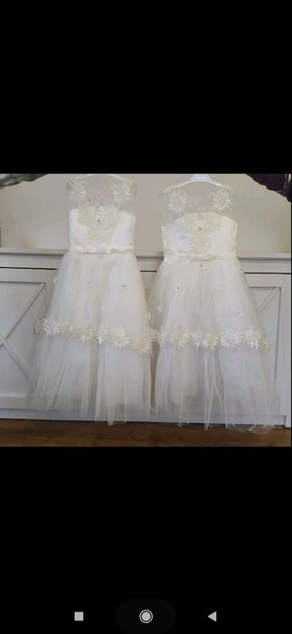 Продам нарядні плаття для дівчат близнят, двійнят