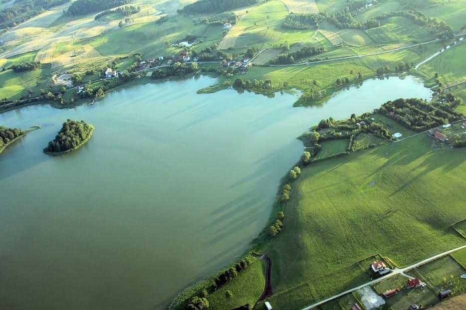 Działka budowlana nad jeziorem Dudeckim. Mazury