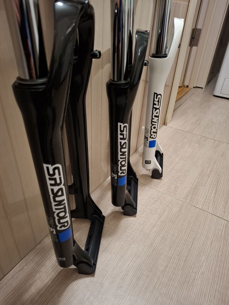 ВЕЛОсипедная вилка 26; 27.5; 29 под диск и шток1 1/8 дюйма Suntour XCE