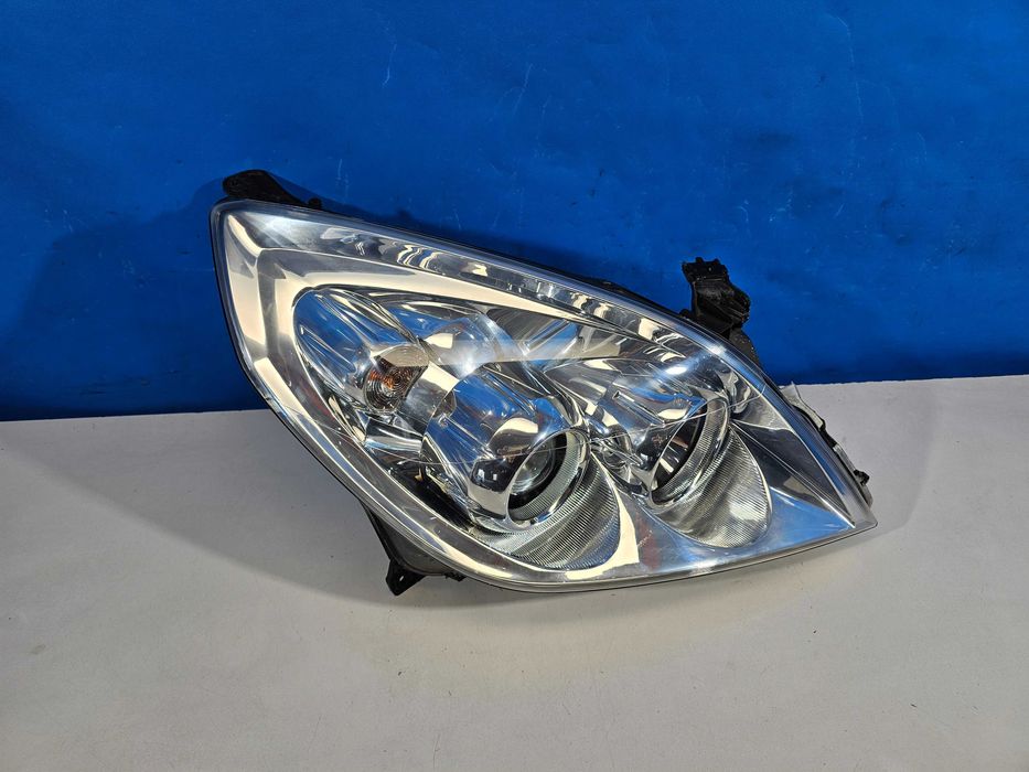 Opel Vectra C Lift FL Lampa Przód Przednia Prawa H7 Europa Valeo IGŁA